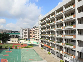 䰸